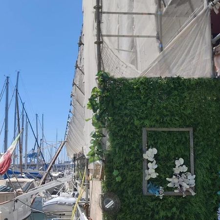 Joivy Exclusive Seaview Flat For 4, In Central Genoaアパートメント エクステリア 写真