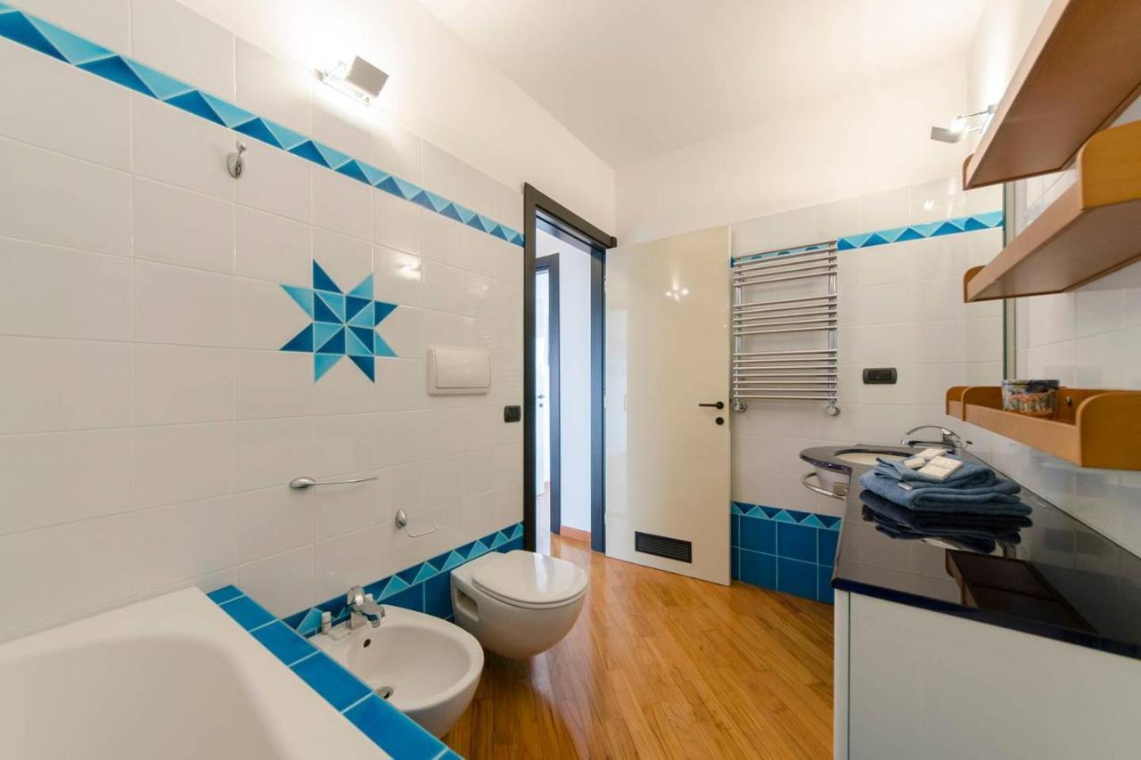 Joivy Exclusive Seaview Flat For 4, In Central Genoaアパートメント エクステリア 写真
